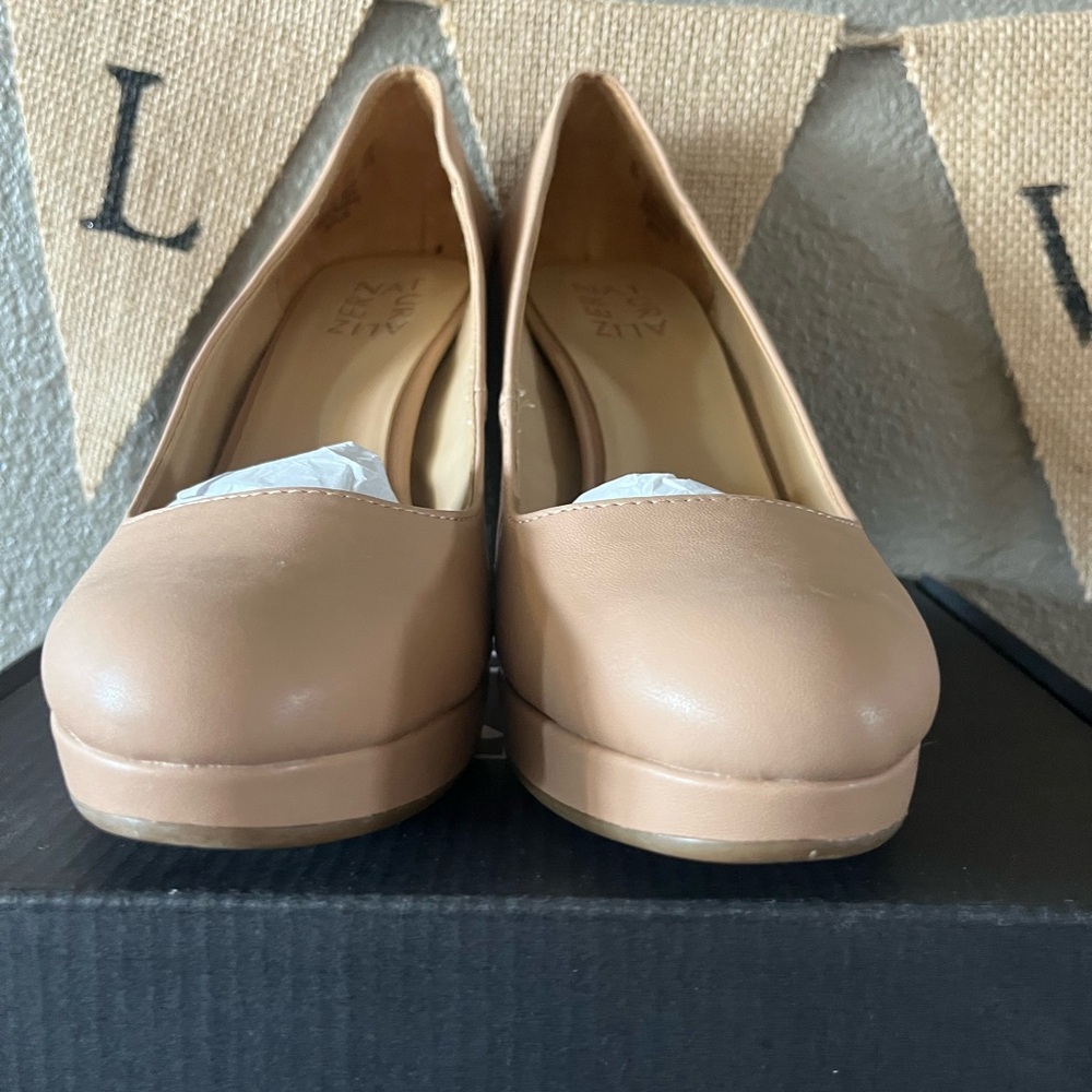 NIB Berlin Naturalizer Heels (size 7)